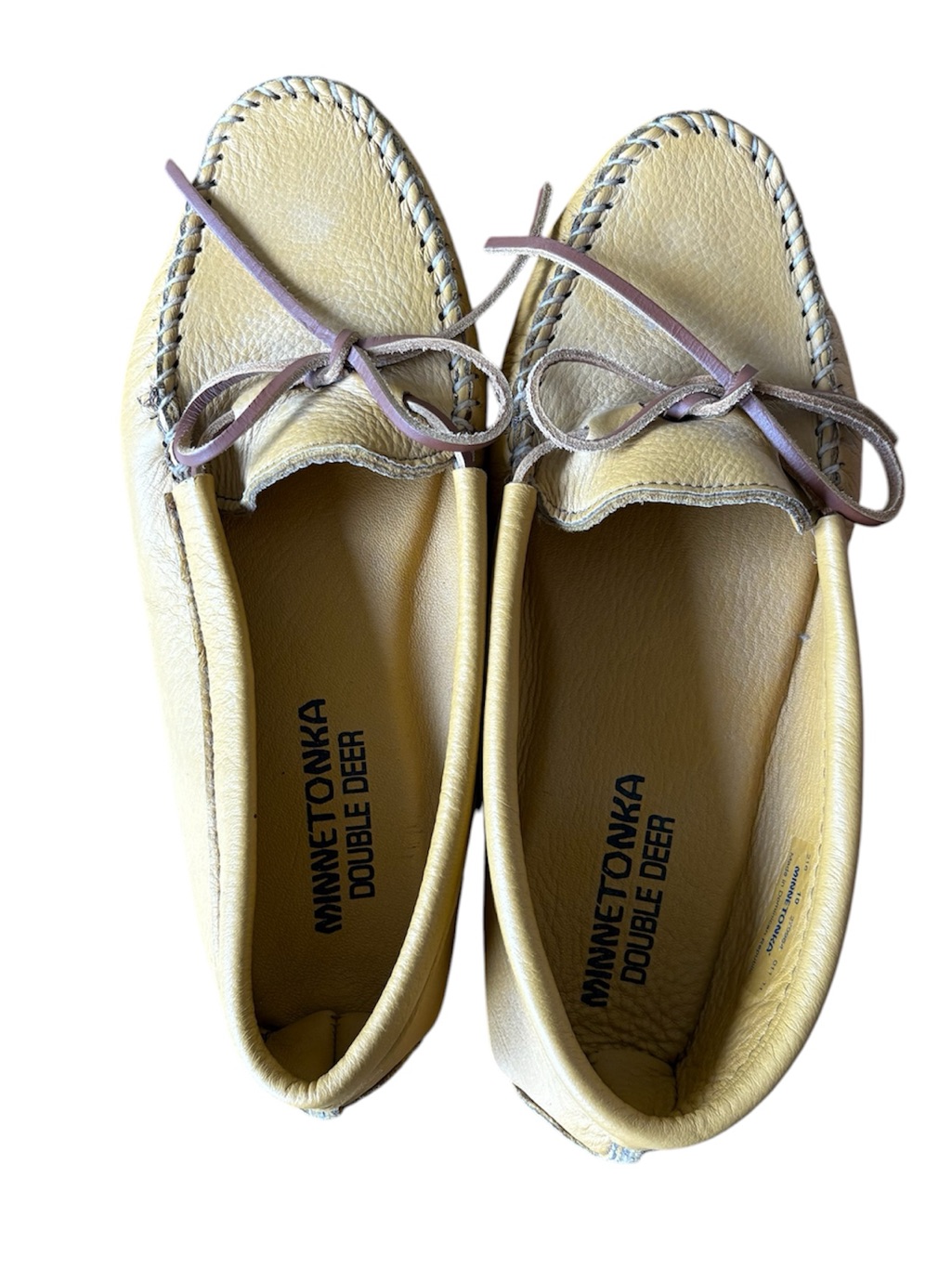 Women’s Minnetonka Yellow Double Deerskin Moccasins Size 10